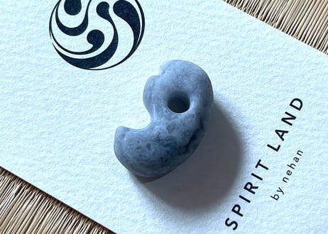 糸魚川翡翠 獣型勾玉 25mm / Itoigawa Jadeite Beast-Shaped MAGATAMA | Jomon Inspired Matte Finish