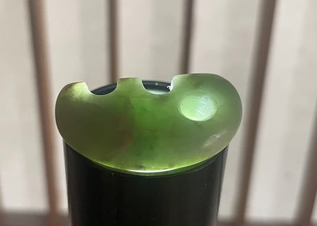 糸魚川翡翠　獣型勾玉　緑・透過　31mm / Itoigawa Jadeite Beast-Shaped MAGATAMA