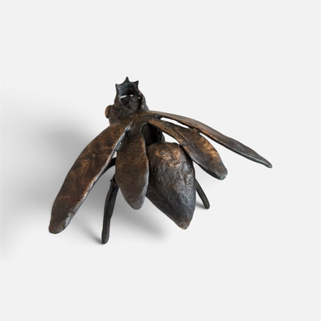 The Golden Queen -Bee-