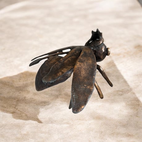 The Golden Queen -Bee-