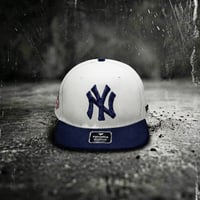 USA買付  NEW YORK YANKEES FANATICS SNAPBACK CAP – OFF WHITE / NAVY　 US-17