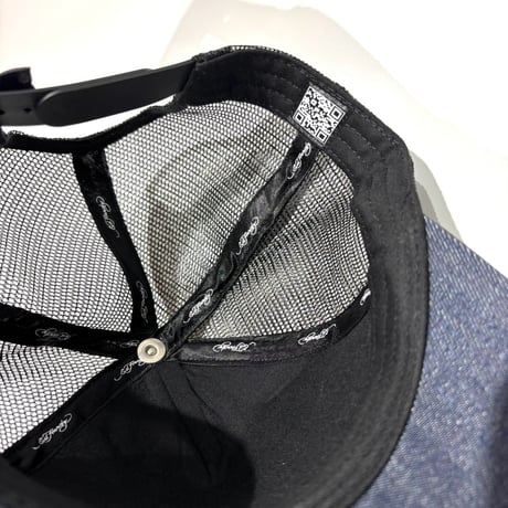 USA買付 ED HARDY SKULLS & SNAKE RHINESTONE TRUCKER MESH CAP BLACK US-41