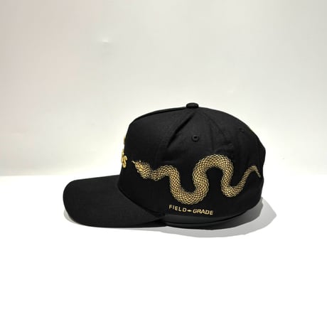 USA買付 FIELD GRADE NO F*CKS GIVEN GOLD SNAKE スナップバックキャップ / BLACK×GOLD  US-51