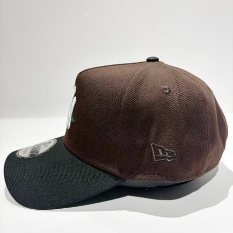 USA買付 NEW ERA 9FORTY A-FRAME NEW YORK YANKEES ROSE LOGO SNAPBACK CAP BROWN / BLACK　 NE-100