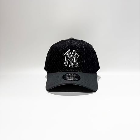 USA買付　NEW ERA 9FORTY A-FRAME NY YANKEES  REPTILE BLACK / CHARCOAL　 NE-53