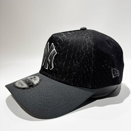 USA買付　NEW ERA 9FORTY A-FRAME NY YANKEES  REPTILE BLACK / CHARCOAL　 NE-53