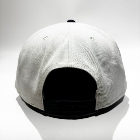 USA買付  NEW YORK YANKEES FANATICS SNAPBACK CAP – OFF WHITE / NAVY　 US-17