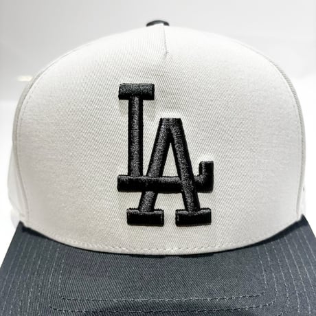 USA買付  Fanatics Los Angeles Dodgers Two-Tone Snapback Cap IVORY × CHARCOAL GRAY　 US-11