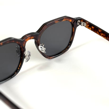 OLD SCHOOL RIVET SQUARE SUNGLASSES SG-02