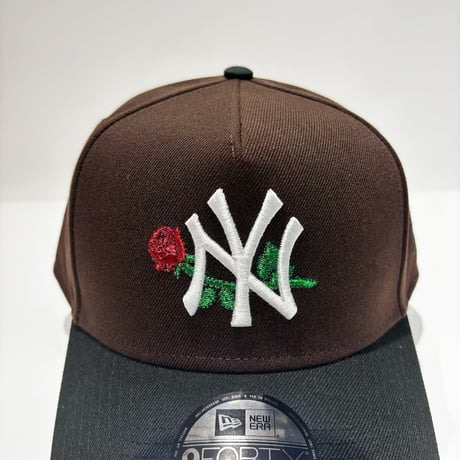 USA買付 NEW ERA 9FORTY A-FRAME NEW YORK YANKEES ROSE LOGO SNAPBACK CAP BROWN / BLACK　 NE-100