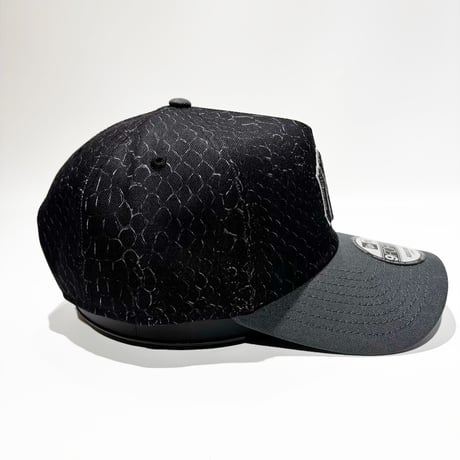 USA買付　NEW ERA 9FORTY A-FRAME NY YANKEES  REPTILE BLACK / CHARCOAL　 NE-53