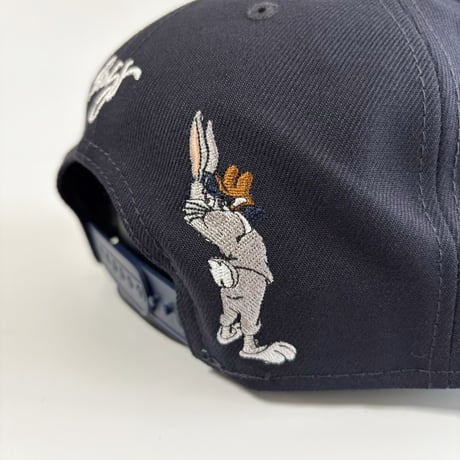 USA買付　NEW ERA 9FIFTY New York Yankees × Looney Tunes Bugs Bunny Snapback Cap – Navy  NE-38