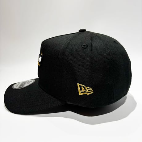 USA買付 Chicago Bulls New Era 9FORTY A-Frame Three-Peat Gold Logo Adjustable Cap – Black　NE-67