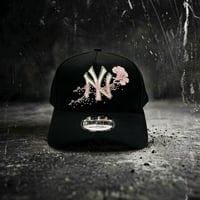 USA買付NEW ERA 9FORTY A-FRAME NEW YORK YANKEES SAKURA FLORAL SNAPBACK CAP BLACK　 NE-101
