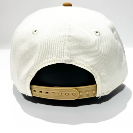 USA買付 NEW ERA  NY  LEOPARD 1999 WORLD SERIES SNAPBACK CAP IVORY / CAMEL NE-102
