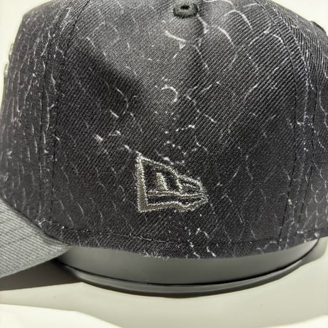 USA買付　NEW ERA 9FORTY A-FRAME NY YANKEES  REPTILE BLACK / CHARCOAL　 NE-53
