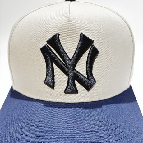 USA買付  NEW YORK YANKEES FANATICS COOPERSTOWN COLLECTION SNAPBACK CAP – BEIGE / NAVY　 US-18