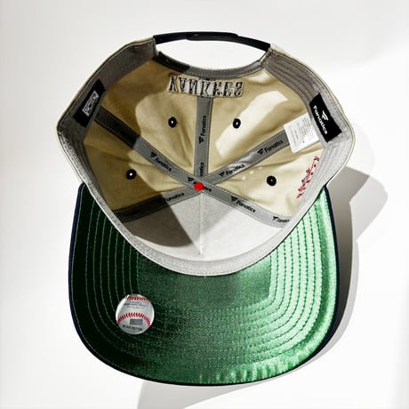 USA買付  NEW YORK YANKEES FANATICS COOPERSTOWN COLLECTION SNAPBACK CAP – BEIGE / NAVY　 US-18