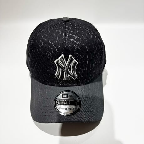 USA買付　NEW ERA 9FORTY A-FRAME NY YANKEES  REPTILE BLACK / CHARCOAL　 NE-53