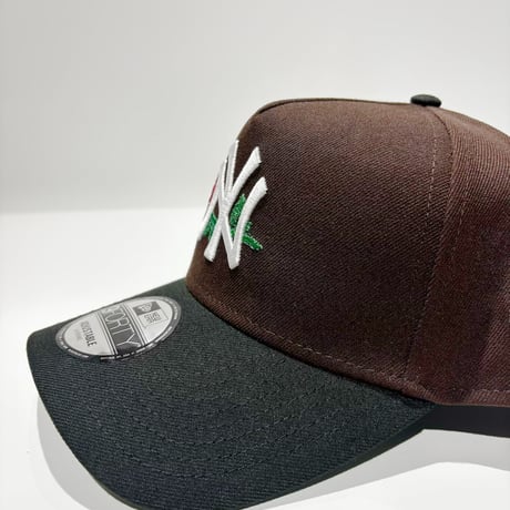 USA買付 NEW ERA 9FORTY A-FRAME NEW YORK YANKEES ROSE LOGO SNAPBACK CAP BROWN / BLACK　 NE-100
