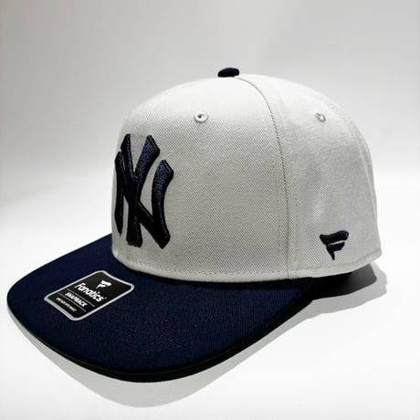 USA買付  NEW YORK YANKEES FANATICS SNAPBACK CAP – OFF WHITE / NAVY　 US-17