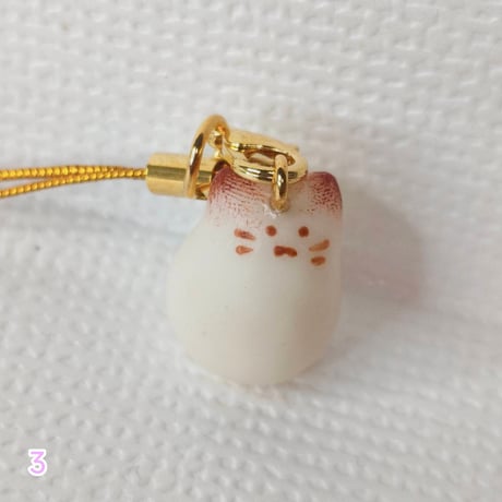 もちにゃストラップ
