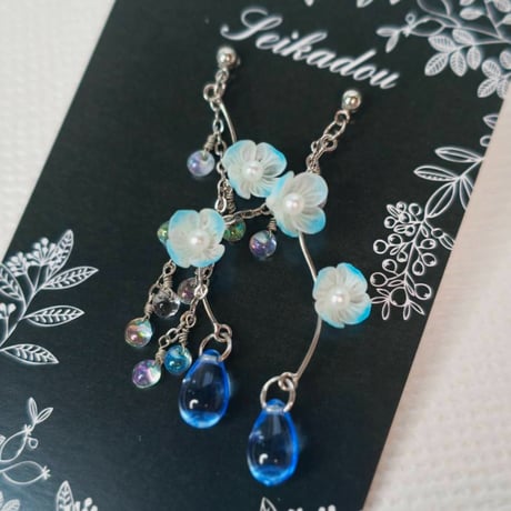 小花のピアス