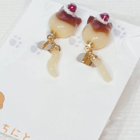 プリン猫耳飾り
