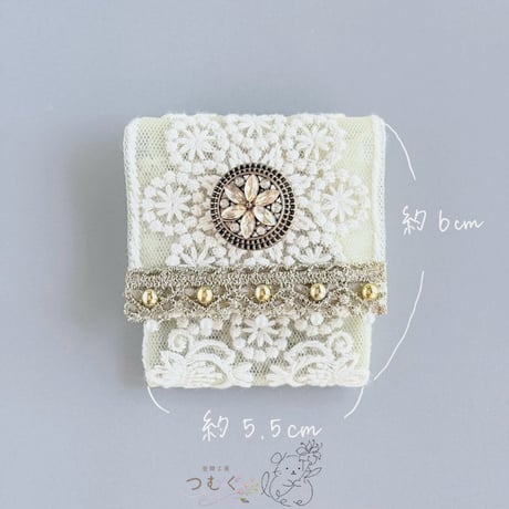 インド刺繡のミニポーチ