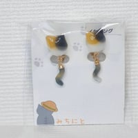 ゆれる猫イヤリング