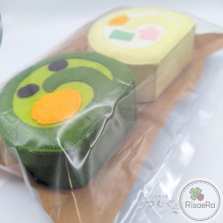 フェルトままごと　ロールケーキ　抹茶・フルーツ