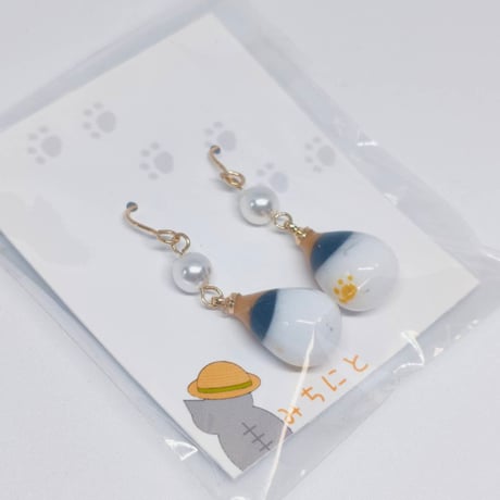 猫の雫ピアス　三毛