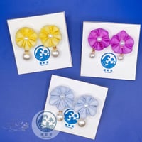 お花のピアス
