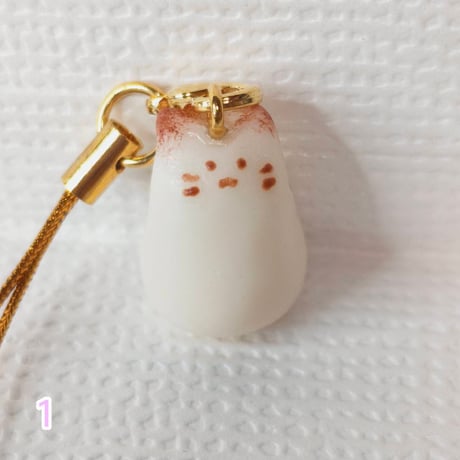 もちにゃストラップ