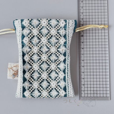 インド刺繍リボンのミニ巾着ポーチ