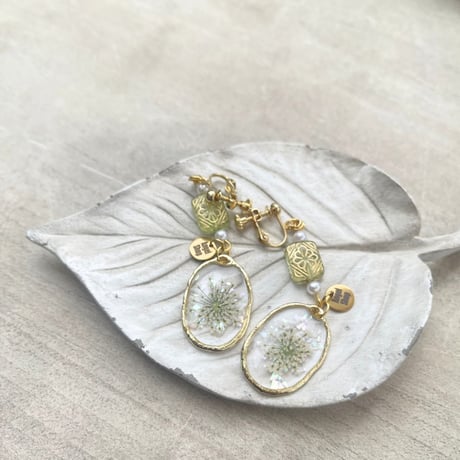押し花レジンパーツ(白)アクセサリー