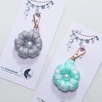一輪花(六弁)のどこでもチャーム