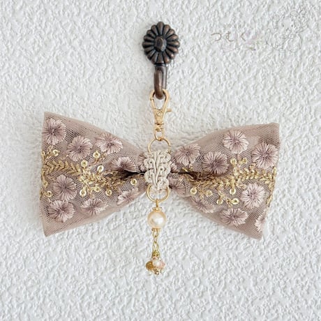 インド刺繍リボンとビーズのスマホストラップ  のコピー