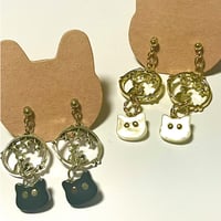 【猫の日限定！】シェル材猫ボタン＋猫チャームピアス