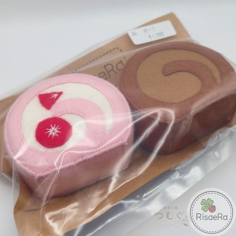 フェルトままごと　ロールケーキ　イチゴ・チョコ