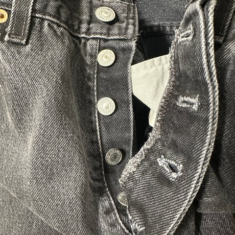 90s USA製 Levi’s 501 ブラックデニム W32 L32（実寸W30相当）ボタン裏553