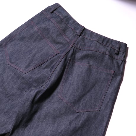 THIS UNIFORM APPLIQUE PATCH JEANS INDIGO