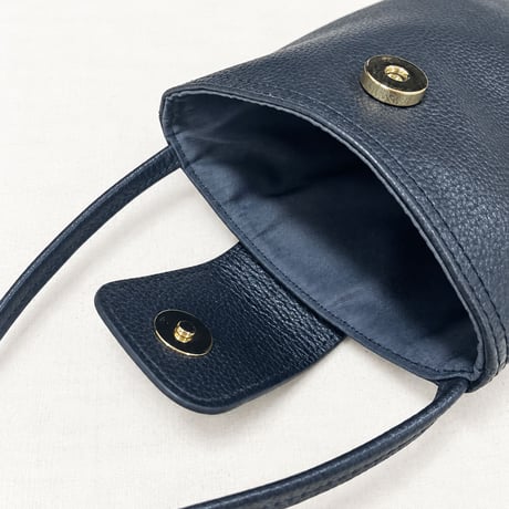 JINA CLASSICA カウレザー ショルダーポシェット