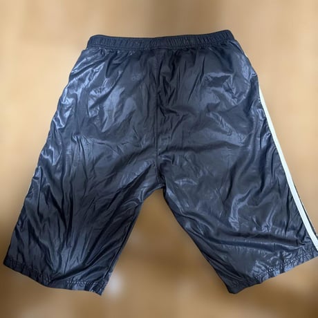 adidas ハーフパンツ グレー