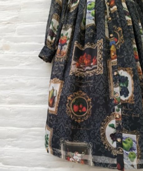 Perla nell' ostrica/ペルラネルオストリカ　Fruit Still Life Art Museum one-piece dress（Black）