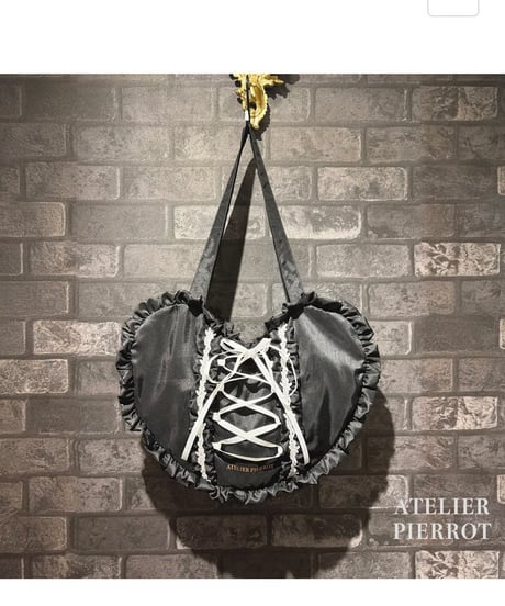 ATELIER-PIERROT／Lace up Ribbon Heart Bag （ブラック×ホワイト）