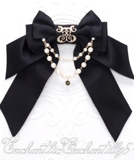 Enchantlic Enchantilly／ロゴ刺繍パールリボンブローチ（黒）