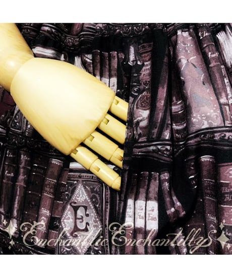 Enchantlic Enchantilly／Queen Cat ～秘密の書斎～ワンピース (クラシックブラック)【M-Lサイズ】