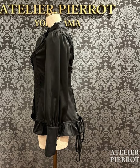 ATELIER-PIERROT／Classical Duchess Ribbon Blouse（ブラック）