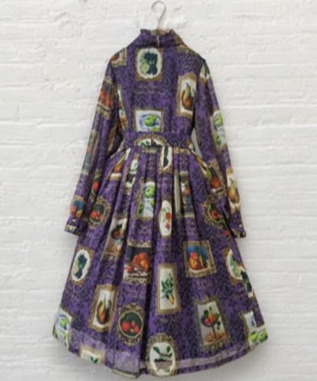 Perla nell' ostrica/ペルラネルオストリカ　Fruit Still Life Art Museum one-piece dress（Purple）